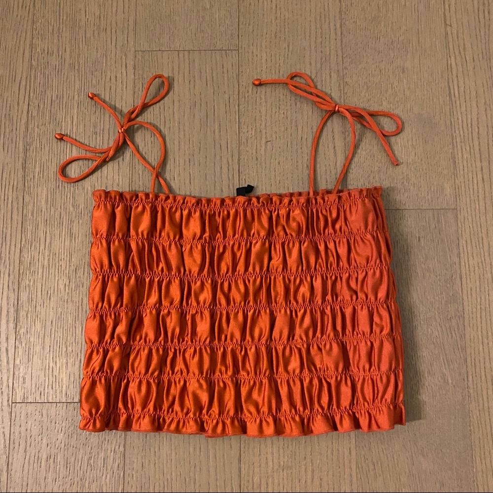 SOLD 🔥 Urban Outfitters Crop Top
